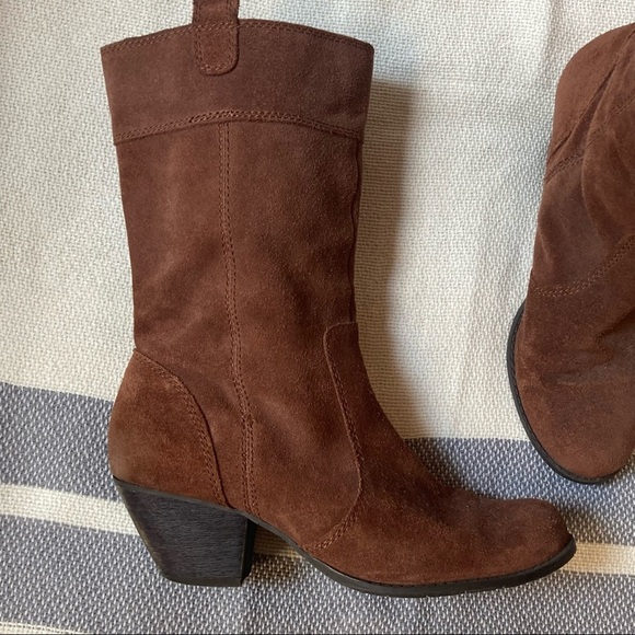 BCBG Brown leather boots 9 - Like New - Picture 1 of 7